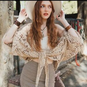 L10 Boho Floral Crochet Lace Kimono Wrap
